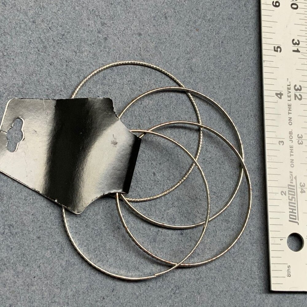 New Textured Bangle Bracelets Lot Of 4 Gold Stackable Retro Elegant Chic Classic - Picture 2 of 2